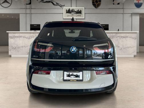 Capparis White w/BMW i Frozen Blue Accent 2018 BMW i3 94 Ah