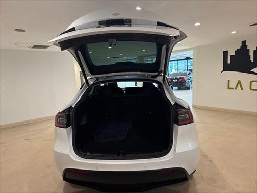 2022 Tesla Model Y Long Range Dual Motor All-Wheel Drive