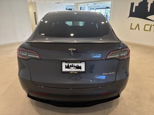 2022 Tesla Model Y Performance Dual Motor All-Wheel Drive
