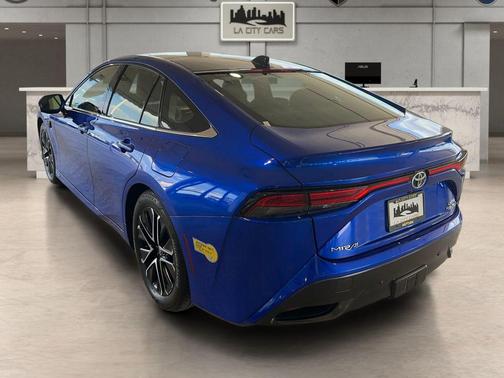 2022 Toyota Mirai Base