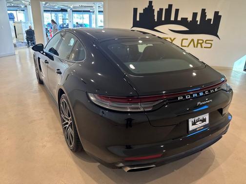 2021 Porsche Panamera 4