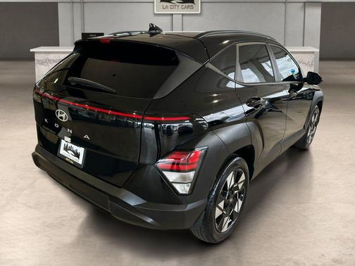 Abyss Black Pearl 2024 Hyundai KONA SEL