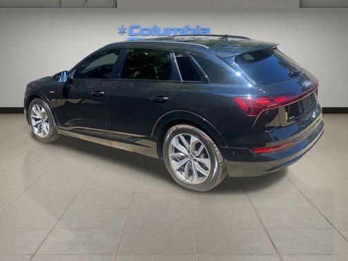 2021 Audi e-tron Premium Plus