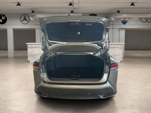 Heavy Metal 2022 Toyota Mirai Base