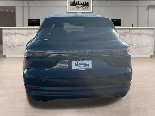 2023 Porsche Cayenne Platinum Edition