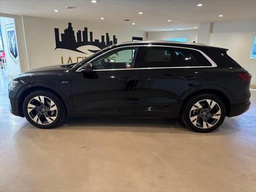 2021 Audi e-tron Premium Plus