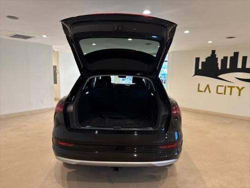2021 Audi e-tron Premium Plus