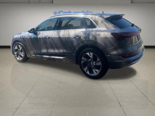 2021 Audi e-tron Premium