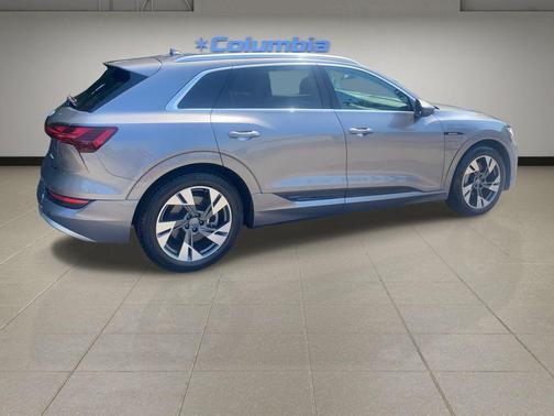 2021 Audi e-tron Premium