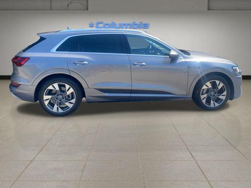 2021 Audi e-tron Premium