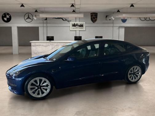 Deep Blue Metallic 2023 Tesla Model 3 Standard Range