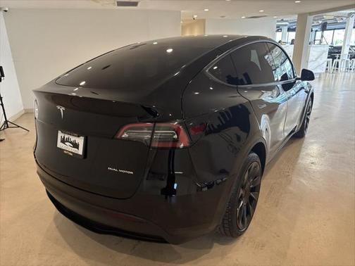 2022 Tesla Model Y Long Range Dual Motor All-Wheel Drive
