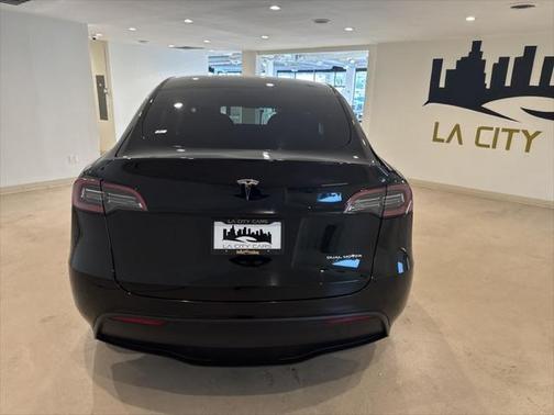 2022 Tesla Model Y Long Range Dual Motor All-Wheel Drive