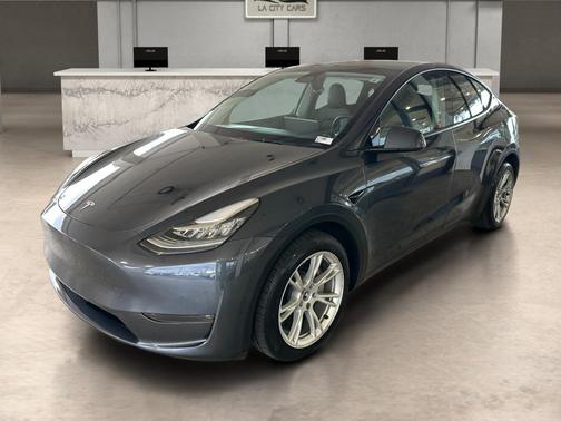 2022 Tesla Model Y Long Range Dual Motor All-Wheel Drive