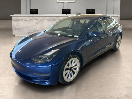 Deep Blue Metallic 2023 Tesla Model 3 Standard Range