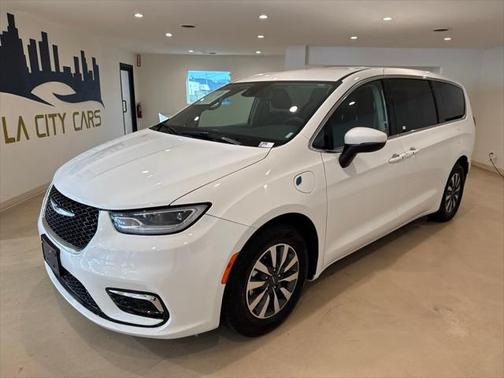 2023 Chrysler Pacifica Hybrid Touring L