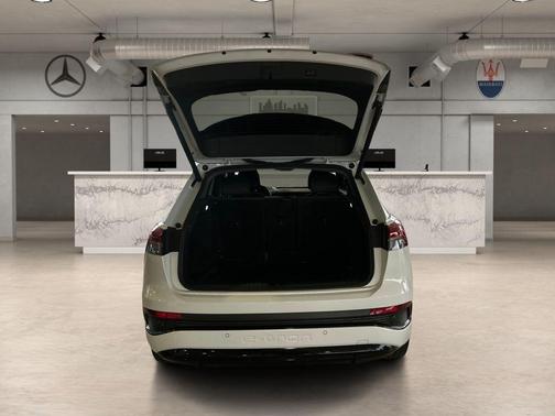 Glacier White Metallic 2023 Audi Q4 e-tron Prestige 50 quattro