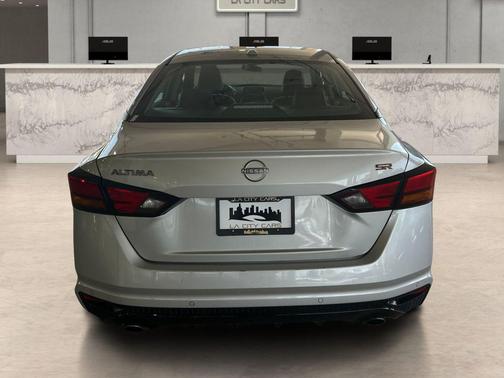 Brilliant Silver Metallic 2024 Nissan Altima SR FWD