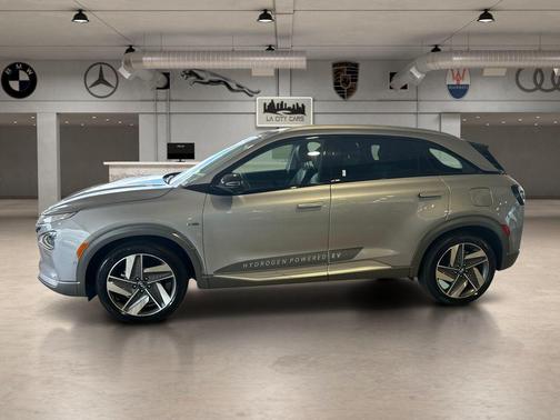Shimmering Silver 2022 Hyundai NEXO Limited