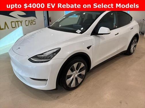 2022 Tesla Model Y Long Range Dual Motor All-Wheel Drive