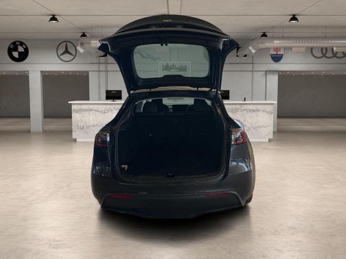 2025 Tesla Model Y Long Range Dual Motor Rear-Wheel Drive