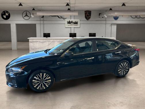 Super Black Clearcoat 2025 Nissan Altima 2.5 SV