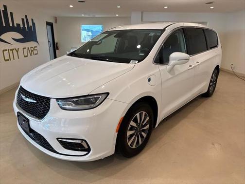 2022 Chrysler Pacifica Hybrid Touring L