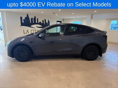 2022 Tesla Model Y Long Range Dual Motor All-Wheel Drive