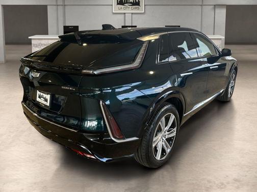 Emerald Lake Metallic 2024 Cadillac LYRIQ Tech