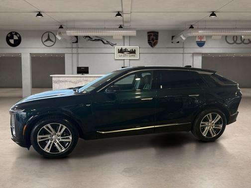 Emerald Lake Metallic 2024 Cadillac LYRIQ Tech