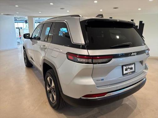2023 Jeep Grand Cherokee 4xe Base