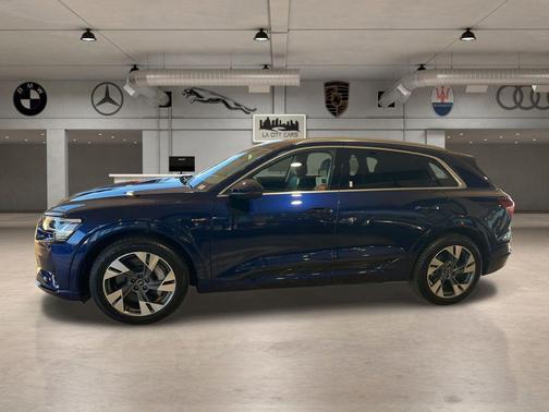 2021 Audi e-tron Premium