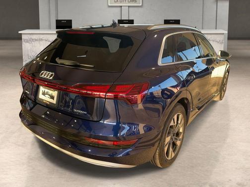 2021 Audi e-tron Premium