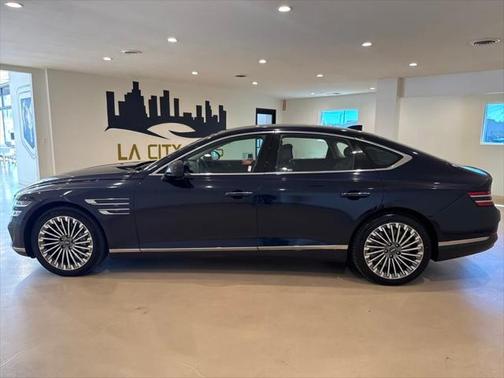 2023 Genesis Electrified G80 Base