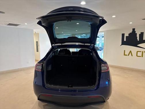 2022 Tesla Model Y Long Range Dual Motor All-Wheel Drive