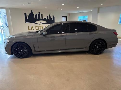 2022 BMW 740 i