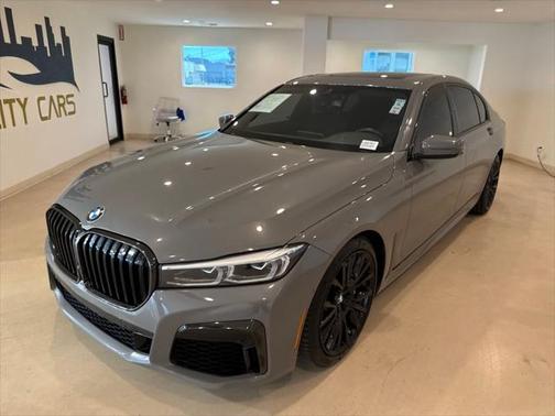 2022 BMW 740 i