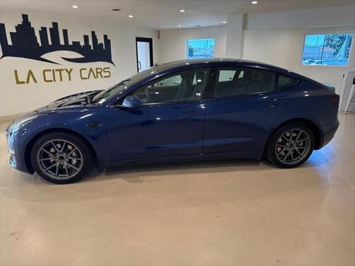 2022 Tesla Model 3 Standard Range