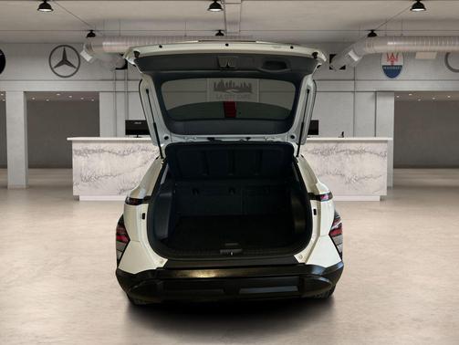 Atlas White 2025 Hyundai KONA SEL