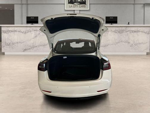 Pearl White Multi-Coat 2018 Tesla Model 3 Long Range