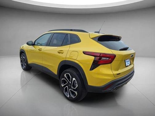 Nitro Yellow Metallic 2024 Chevrolet Trax FWD 2RS