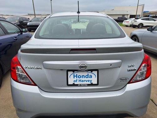 Brilliant Silver 2018 Nissan Versa 1.6 SV