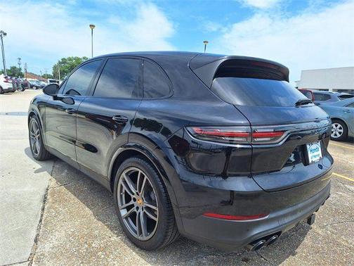 2022 Porsche Cayenne Platinum Edition