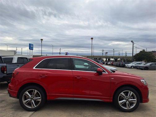 2023 Audi Q3 Premium 45 TFSI S line quattro Tiptronic