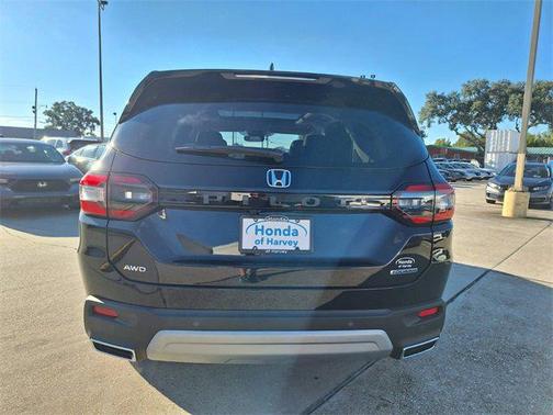 2025 Honda Pilot Touring 8-Passenger