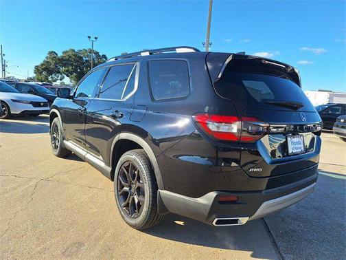 2025 Honda Pilot Touring 8-Passenger