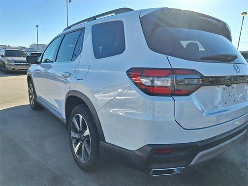 2024 Honda Pilot Touring 8-Passenger