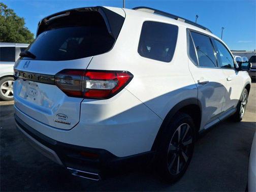 2024 Honda Pilot Touring 8-Passenger