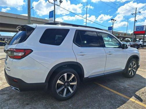 2025 Honda Pilot Touring 8-Passenger