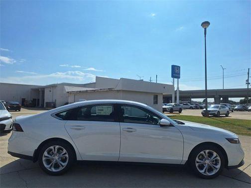 2025 Honda Accord LX 1.5T